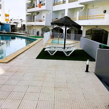 Apartamento 1 Bedroom Chaves, Praceta Vitorino Nemesio, *